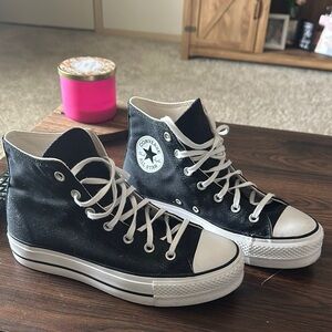 Platform Converse Black and White High-Tops